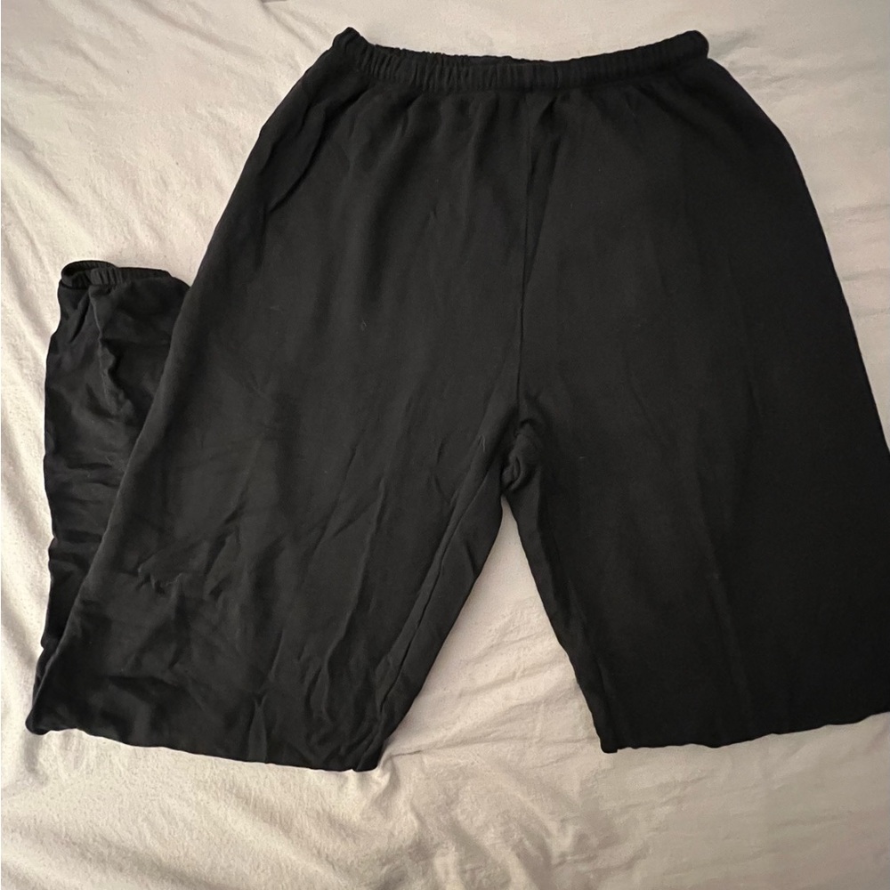 Aerie Black Sweatpants with Elastic Waistband and Relaxed Fit